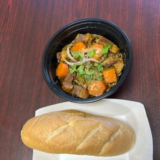 Stewed Beef With Sandwich